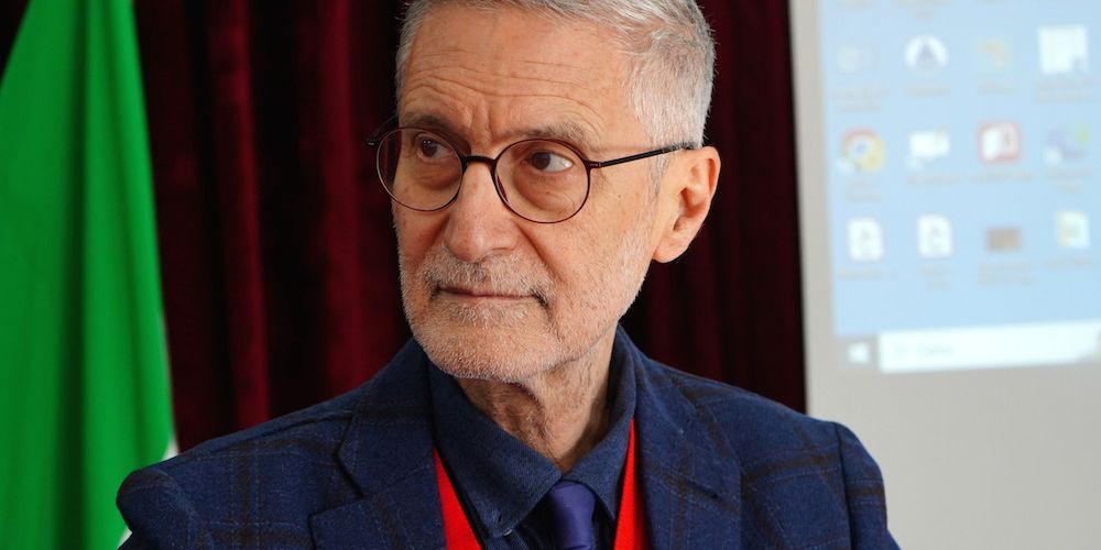 Laghi appoggia la protesta degli attivisti Auser di Rende contro il decentramento della sede