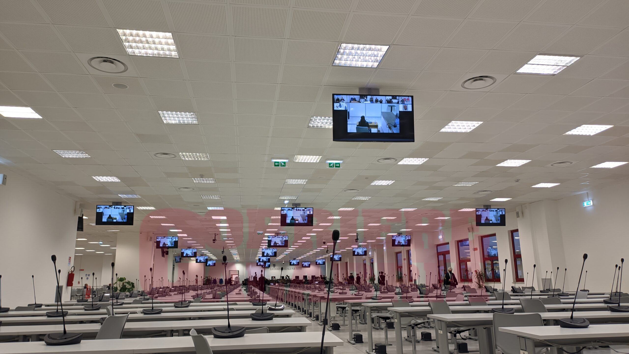 I dubbi sugli sms tra Ruscio e Galati e l’intimidazione al tabaccaio: il controesame del finanziere