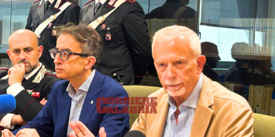 ‘Ndrangheta, 79 arresti a Reggio Calabria. Il procuratore Borrelli: «Esiste una confederazione delle cosche»