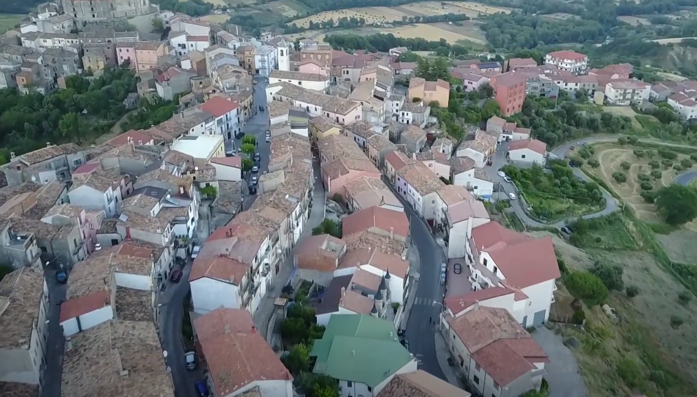 «Non vogliamo gli anziani di "Villa Torano"». La dura protesta del sindaco di Mottafollone