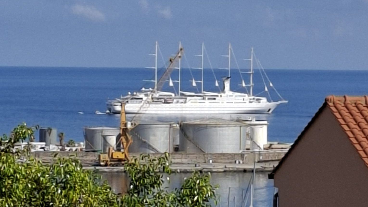A Vibo Marina arriva la Wind Surf, il veliero da crociera più grande al mondo