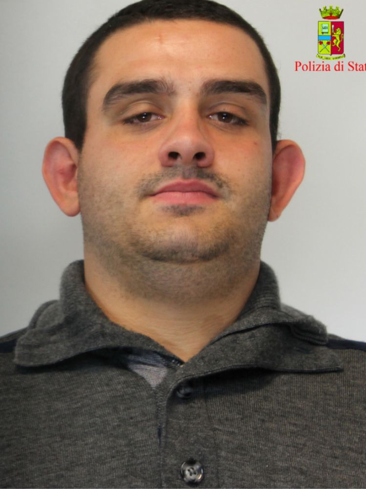 Molotov alla Procura generale De Francesco interrogato dal gip