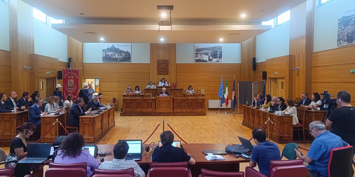 Intimidazioni a Lamezia, Consiglio comunale aperto il prossimo 14 novembre