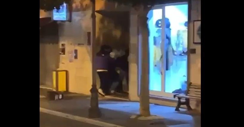 Scalea, l’aggressione (filmata) di cinque adolescenti nei confronti di un uomo