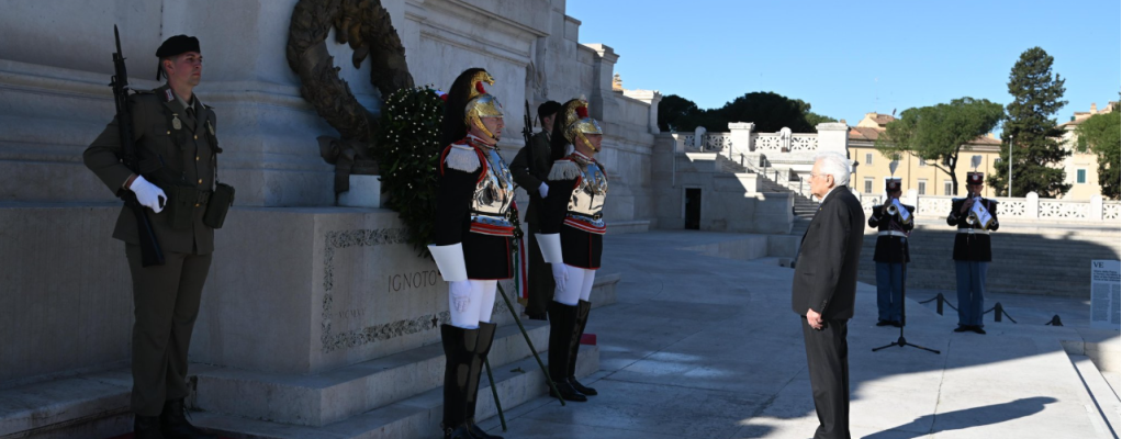 25 aprile, Mattarella all’Altare della Patria – VIDEO