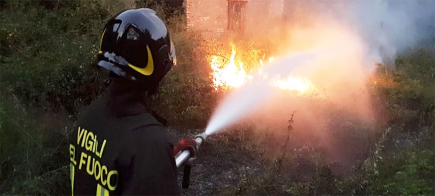 Incendi boschivi, da giugno ad agosto oltre 55mila interventi dei vigili del fuoco in tutta Italia