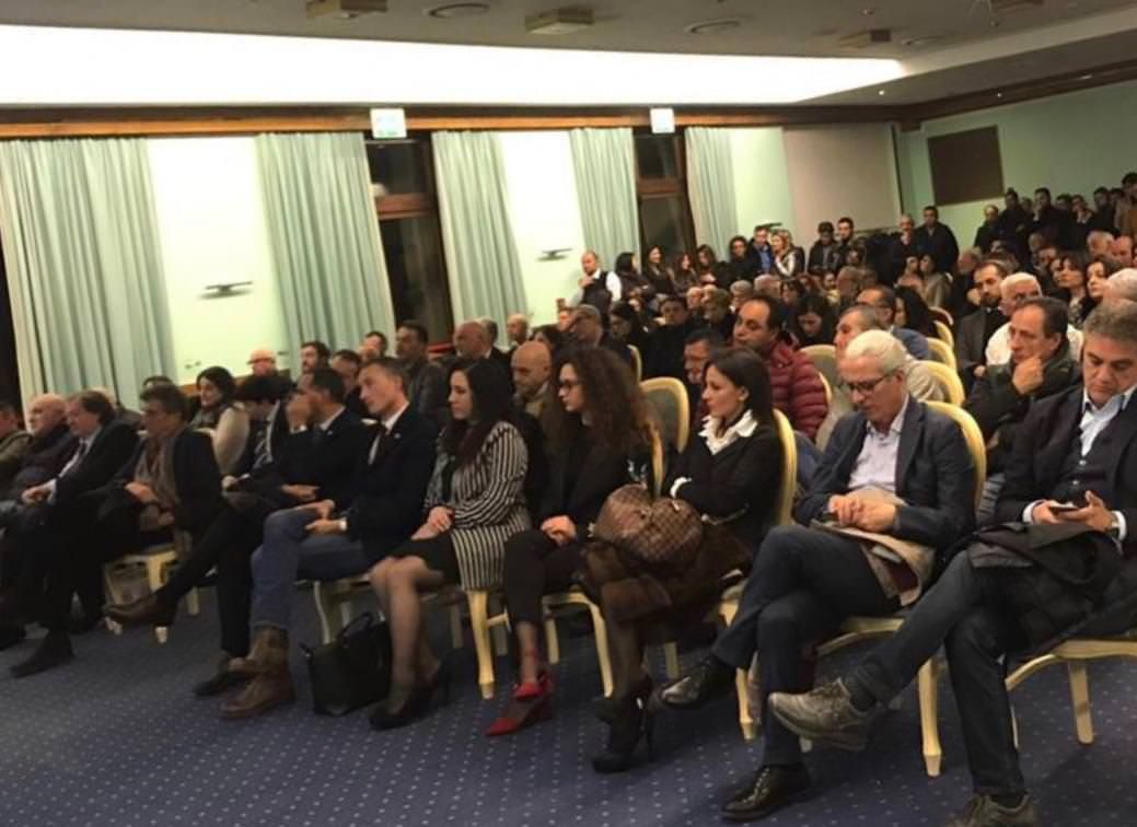 A Vibo il Pd caccia i "traditori" e dialoga coi sovranisti