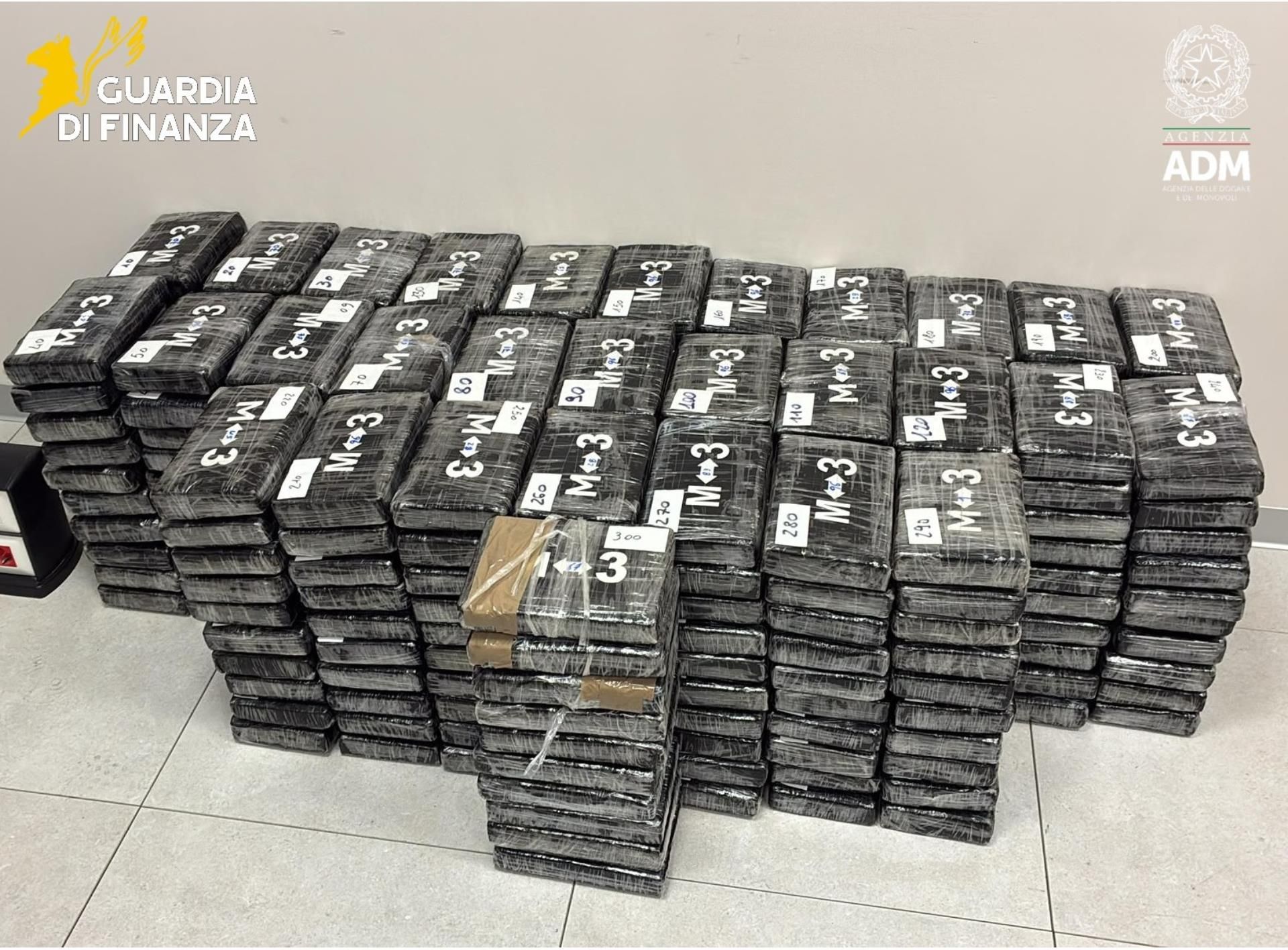 Maxi sequestro da 3 quintali di cocaina nascosta in un container – VIDEO