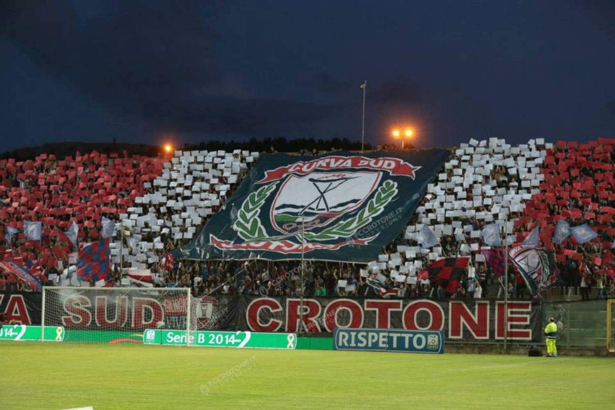 Stadio Crotone, gli ultras minacciano: «La pazienza sta finendo»