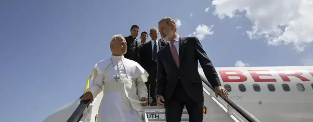 Guasto all’aereo del Papa: rientro a Roma con il volo del Re di Spagna
