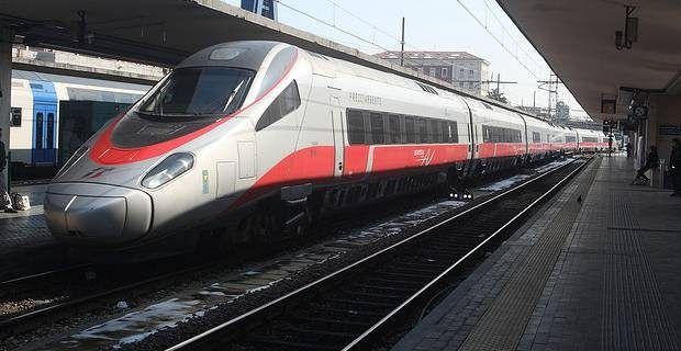 «Potenziare i collegamenti con Paola per il Frecciargento»