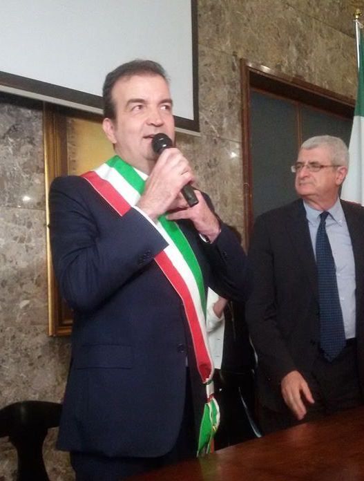 Cosenza, il dirigente proclama sindaco l'Occhiuto sbagliato