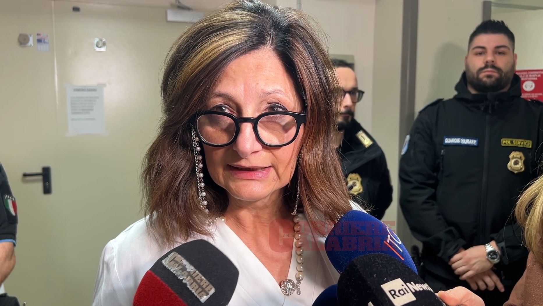 Dramma a Catanzaro, la bimba di sei anni è in condizioni «critiche ma stabilizzate»