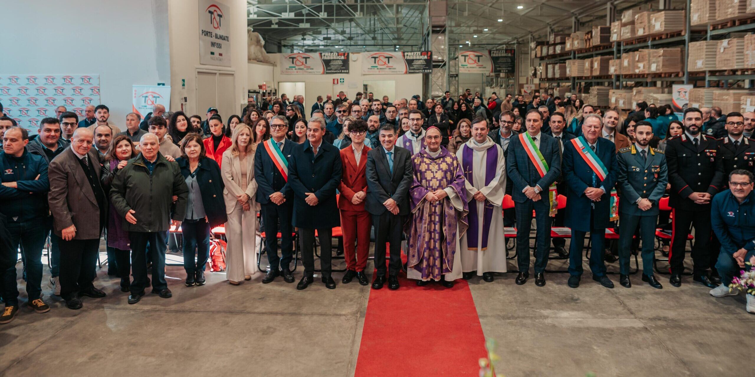 Natale insieme per il lavoro: messa celebrata dal vescovo Parisi nell’area industriale di Lamezia