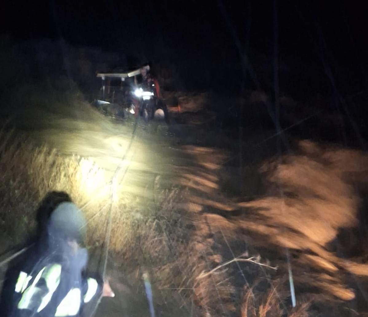 Paura nel Reggino, uomo bloccato nel torrente in piena salvato dai vigili del fuoco