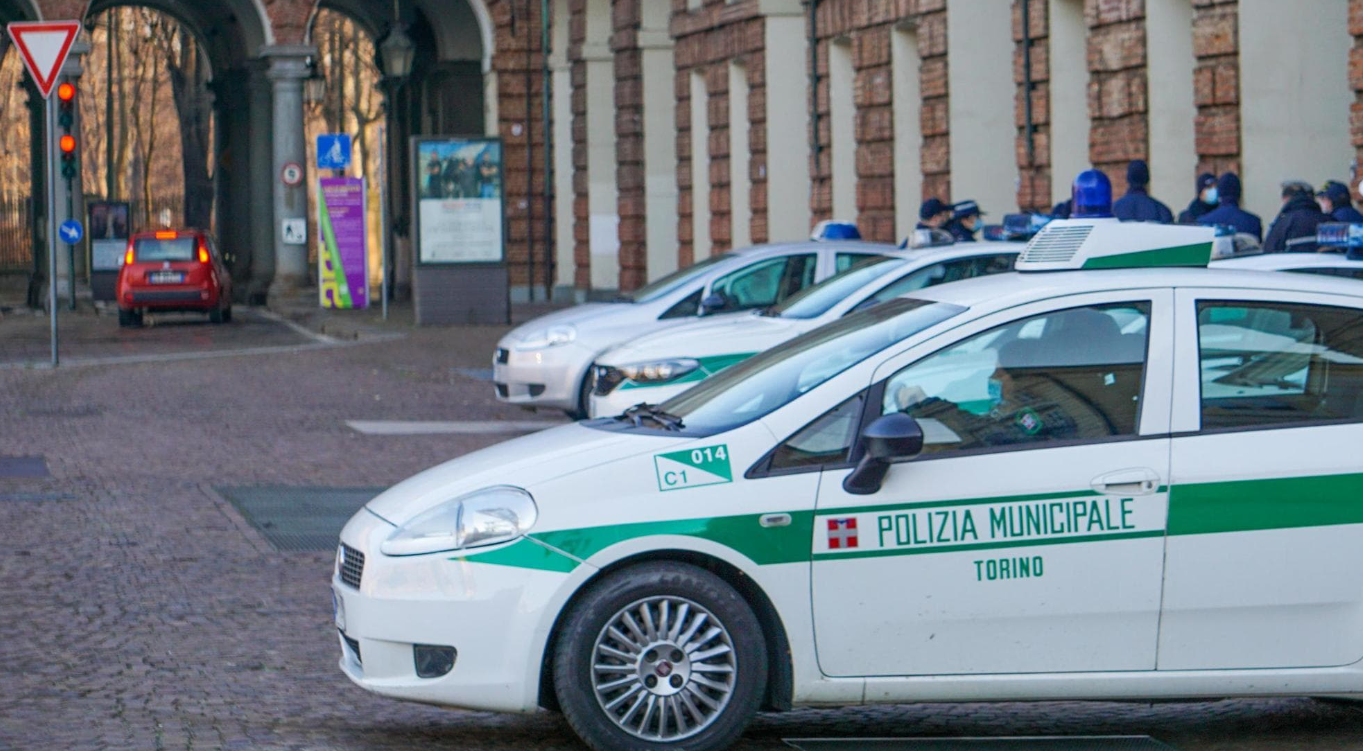 ‘Ndrangheta, boss multato per infrazioni stradali: l’auto però è confiscata da anni