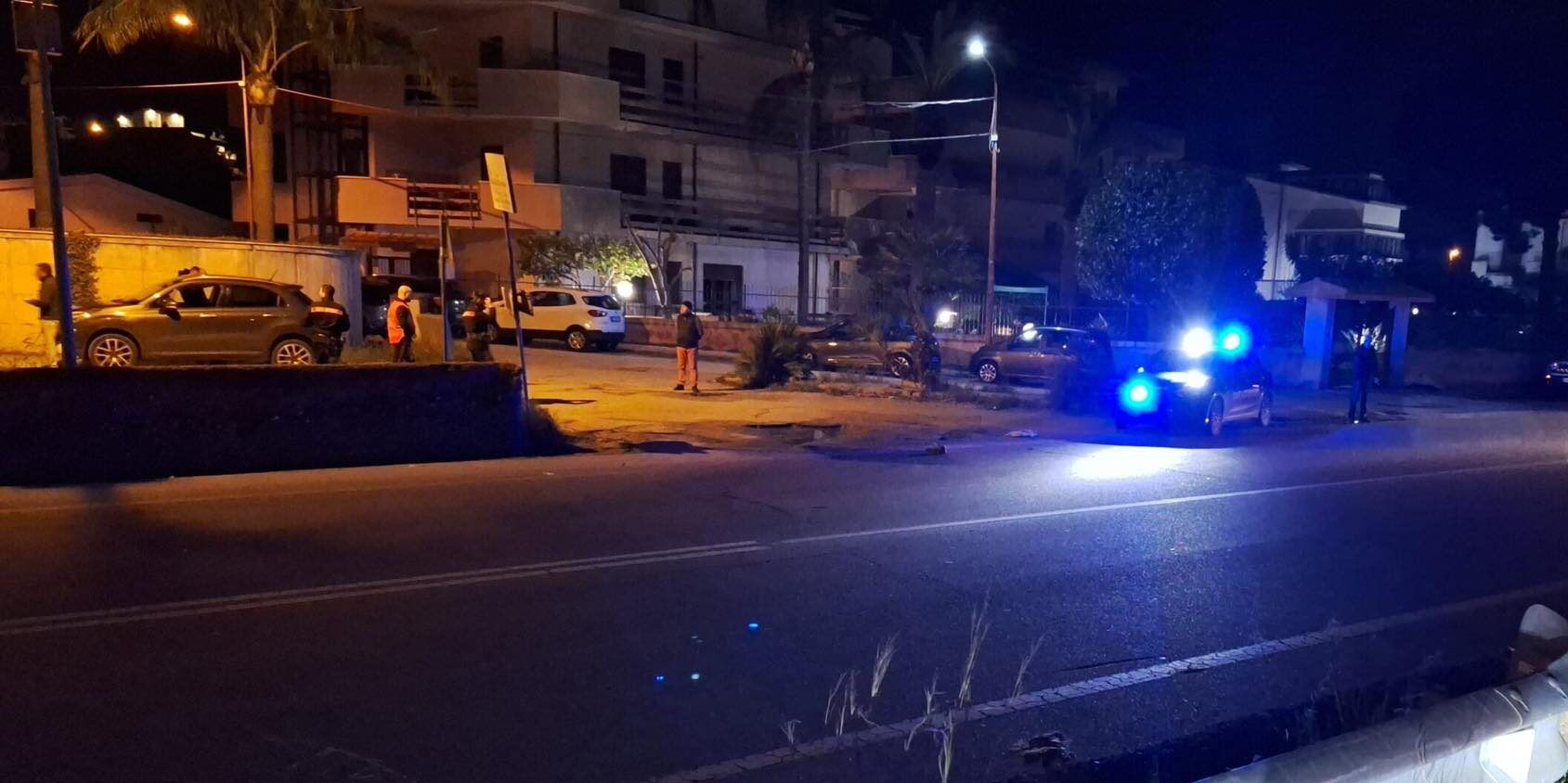 Investito e ucciso mentre attraversa la strada a Bovalino: un’altra tragedia sulla Statale 106