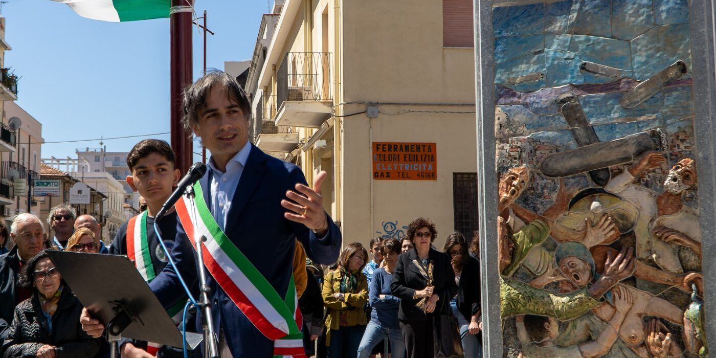 Reggio, inaugurata la stele per le vittime dei bombardamenti a Santa Caterina