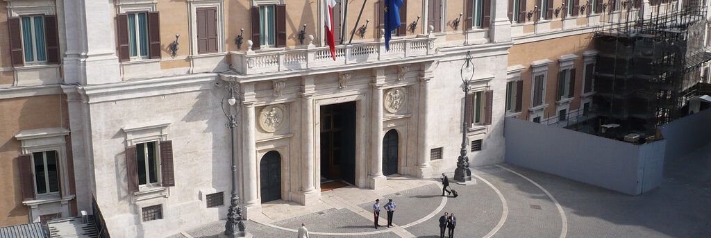 Politiche, sarà la prima volta in autunno. Al voto il 18 o il 25 settembre