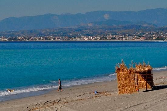Spiagge, alla Calabria vanno 7 "Bandiere blu"