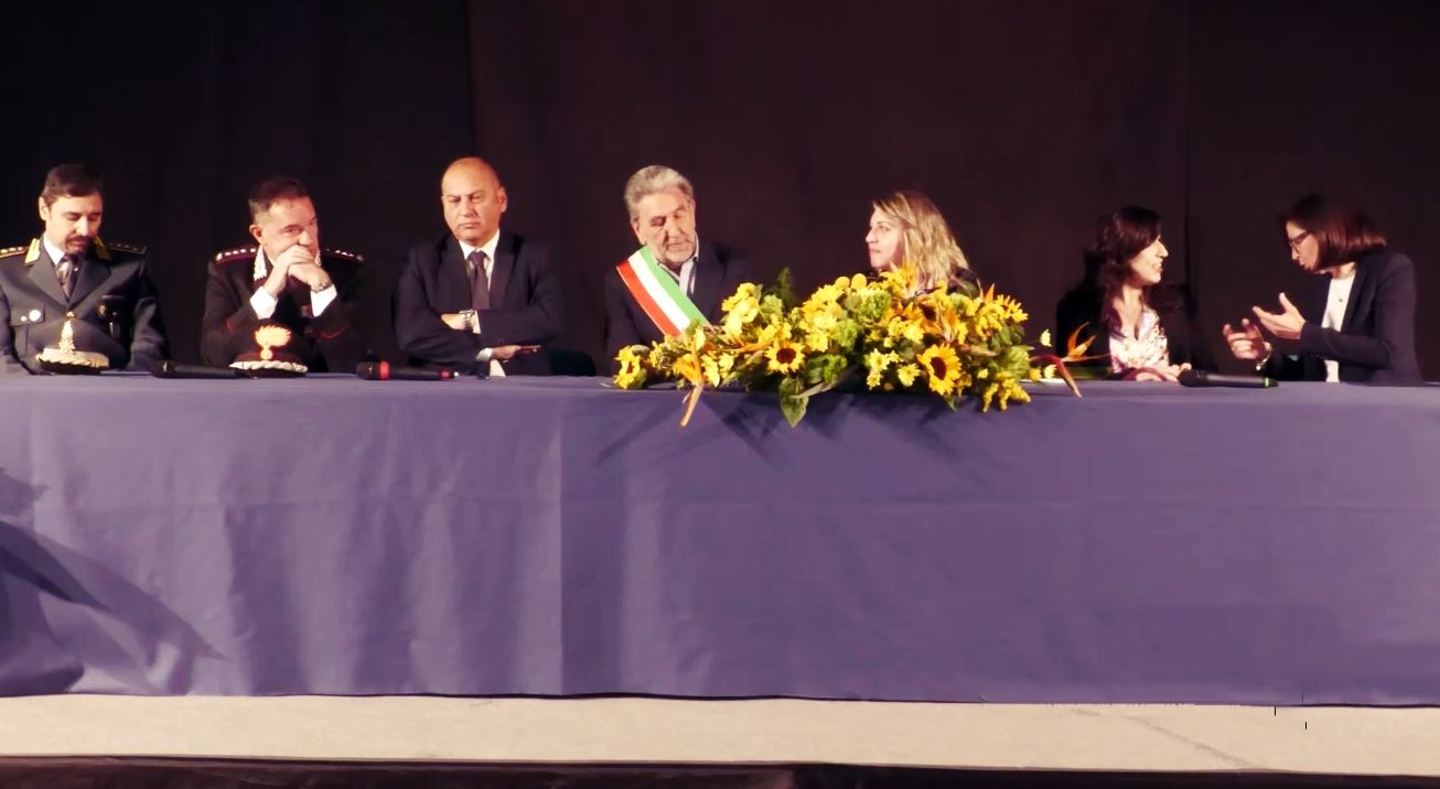 «I giovani siano i nuovi protagonisti della lotta alla ‘ndrangheta». Il pm Frustaci presenta il suo libro in Abruzzo – VIDEO