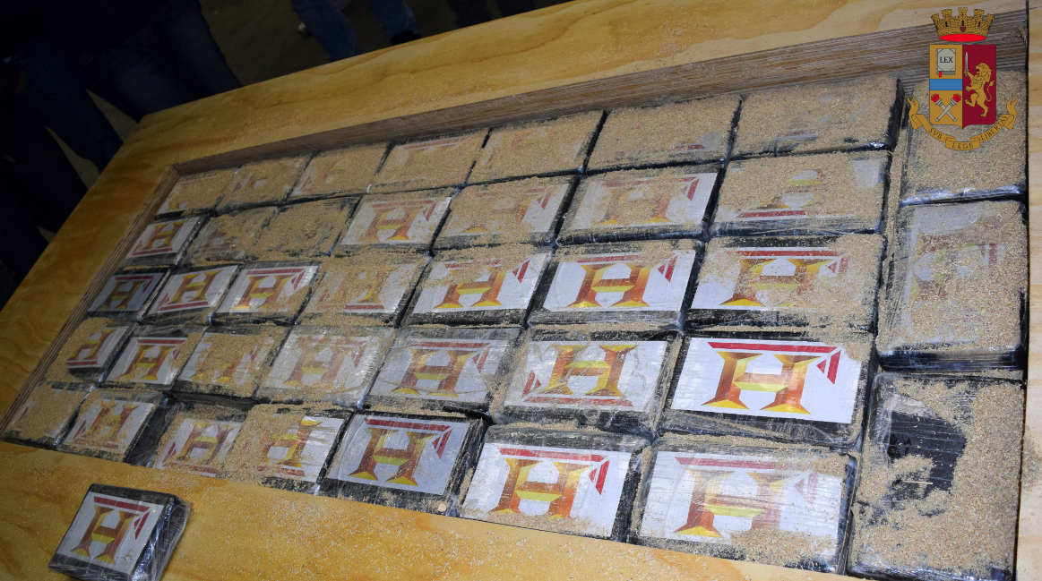 I “favori” dei narcos ai clan calabresi e gli infedeli nella GdF “venduti” per 7 mila euro