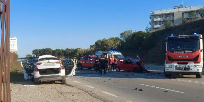 Giovani calabresi morti nel Tarantino in un incidente, sequestrate le auto coinvolte