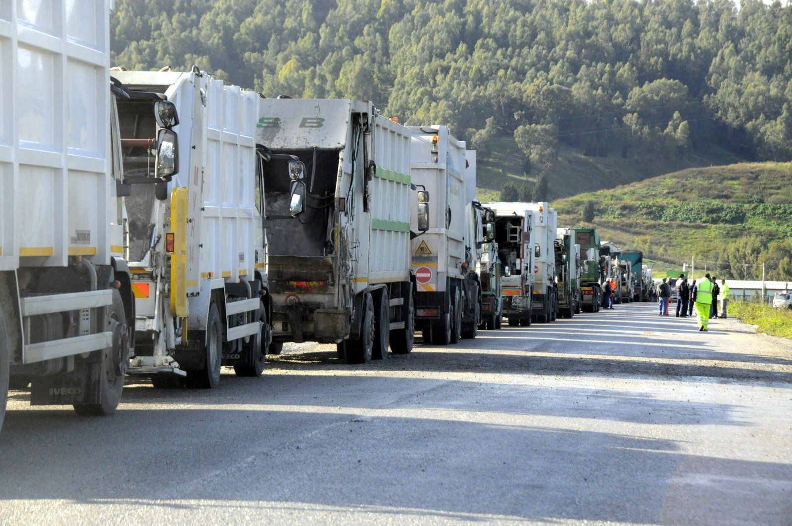 Gestione dei rifiuti a Catanzaro, la Alli licenzia la metà degli operai