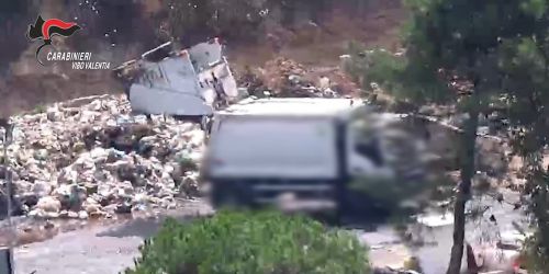 rifiuti guarascio indagine dda