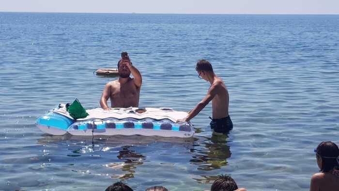 Messa in mare, Famiglia Cristiana: «Scandalo motivato ma non si infierisca»