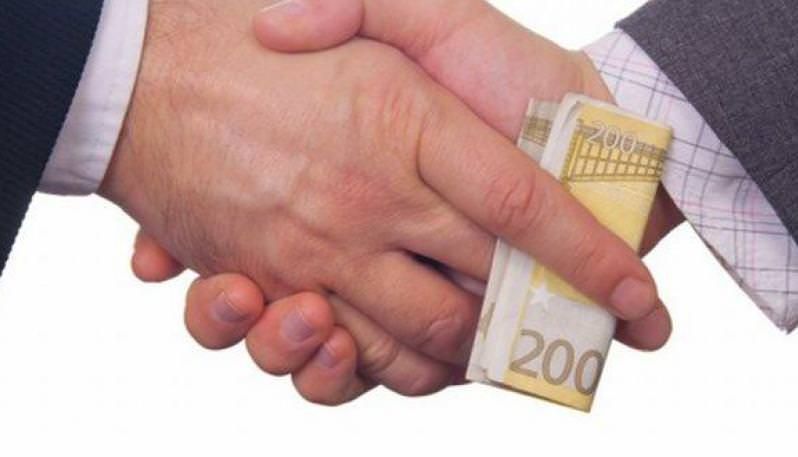 Catanzaro, dipendente della Camera di commercio arrestato per concussione