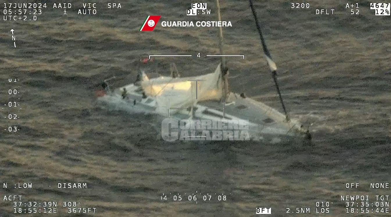 Tragedia in mare al largo della Calabria, proseguono le ricerche dei migranti dispersi