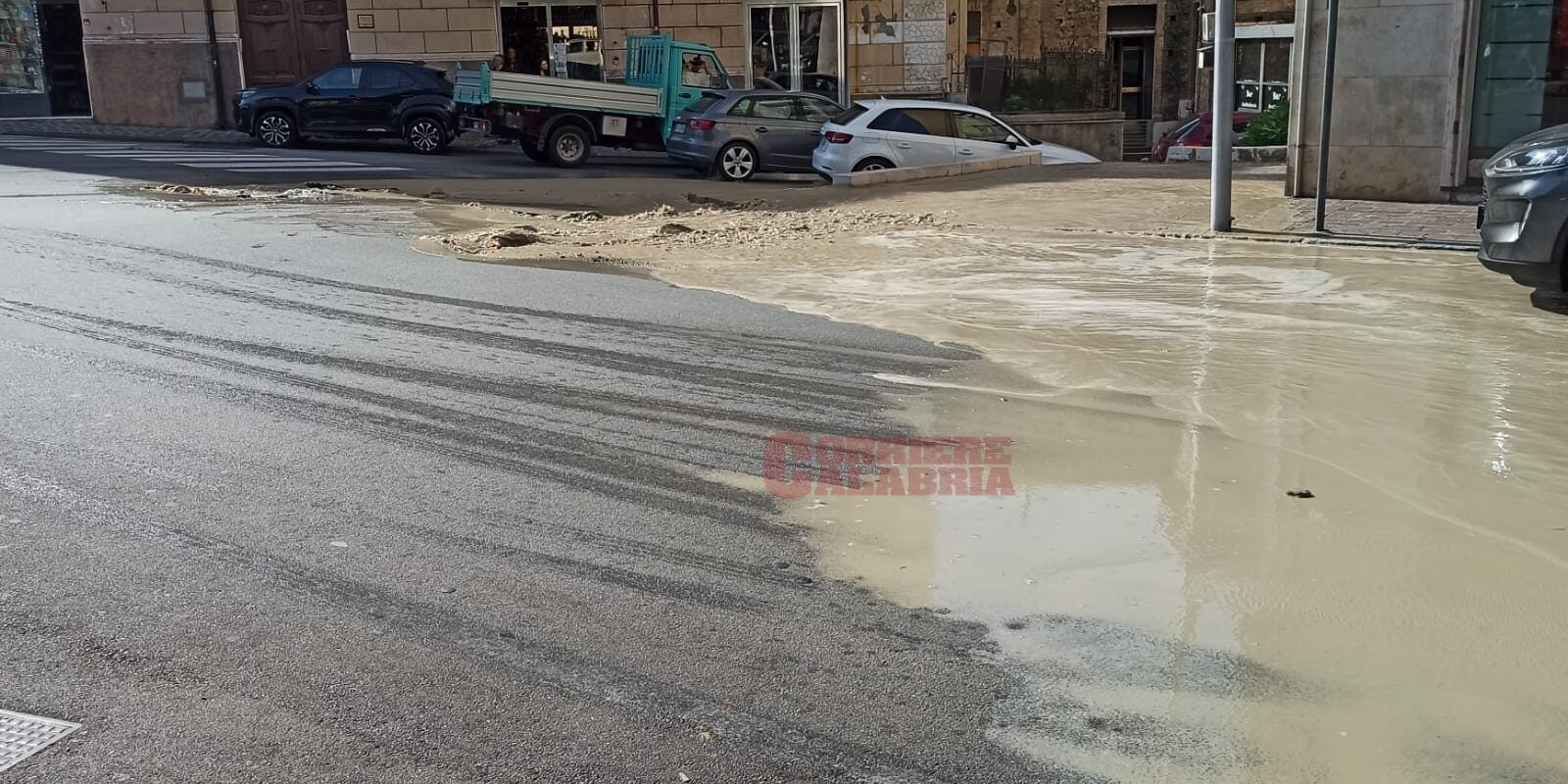 Acqua non potabile da giorni e rotture della rete, ecco il “disastro idrico” di Catanzaro