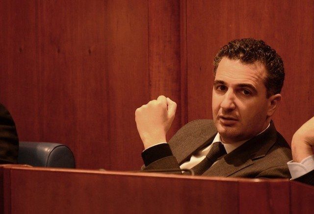 Greco: «Inconcepibile tagliare ospedali e ridurre i servizi»