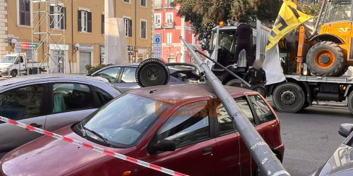 camion contro palo cosenza