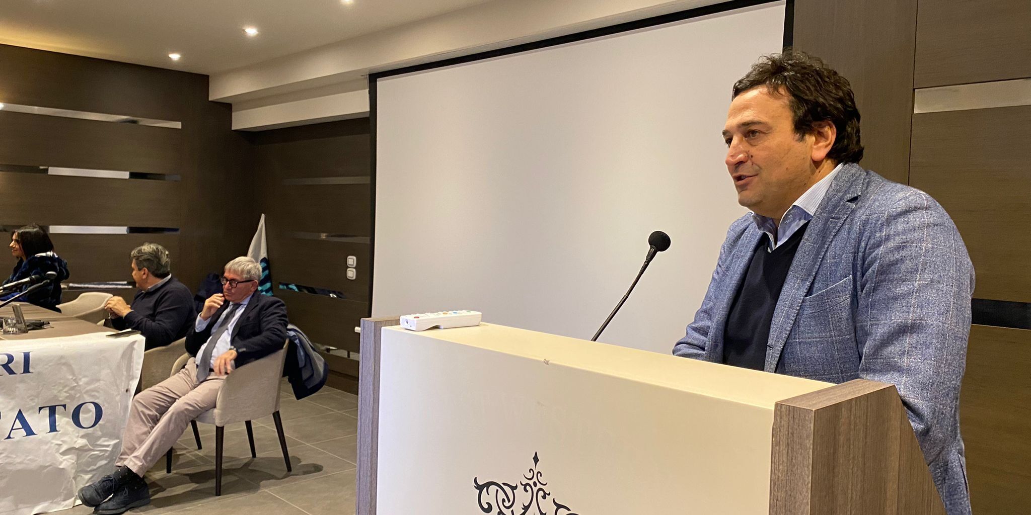 Concessioni balneari, Orsomarso: «Impegnati per la difesa del settore»