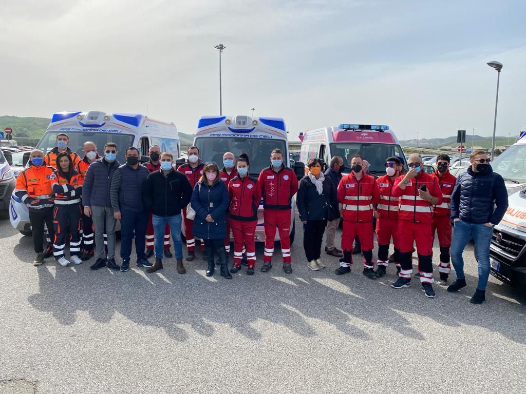 Pagamenti bloccati, sit-in in Cittadella degli operatori per il trasporto dializzati