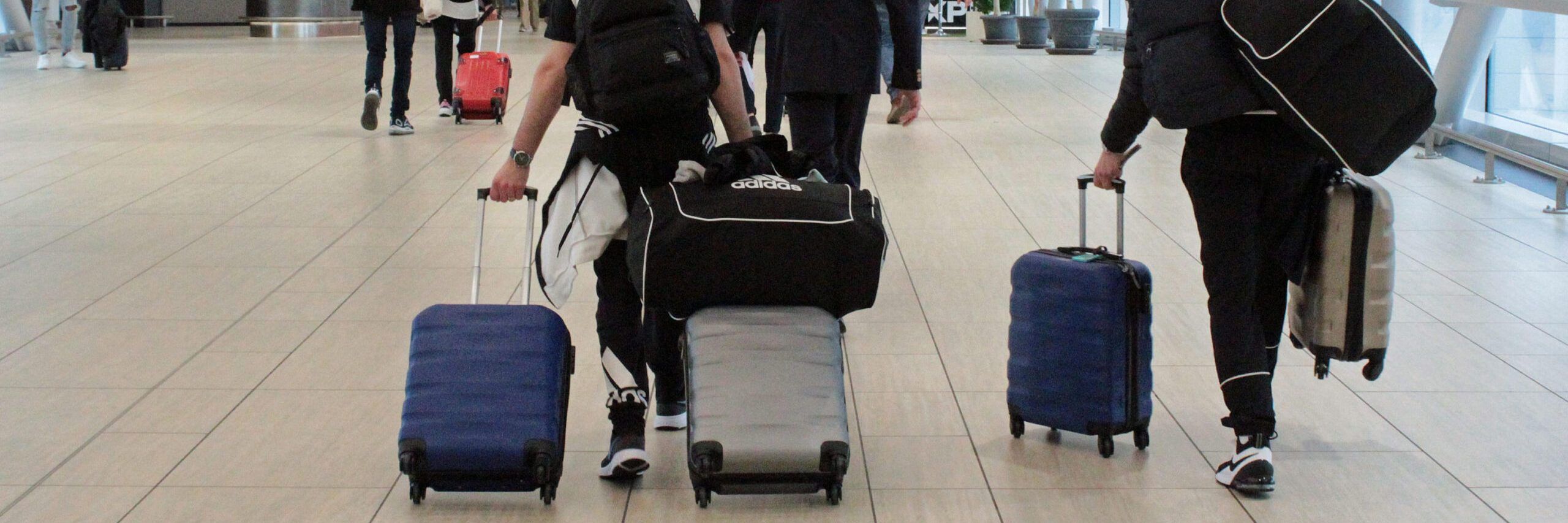 Voli di Natale oltre 800 euro: viaggiare sarà un lusso