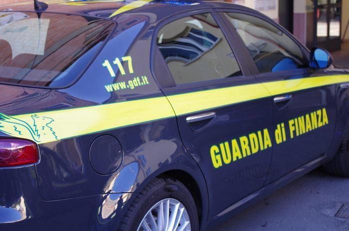 In auto con 109 grammi di cocaina, arrestato