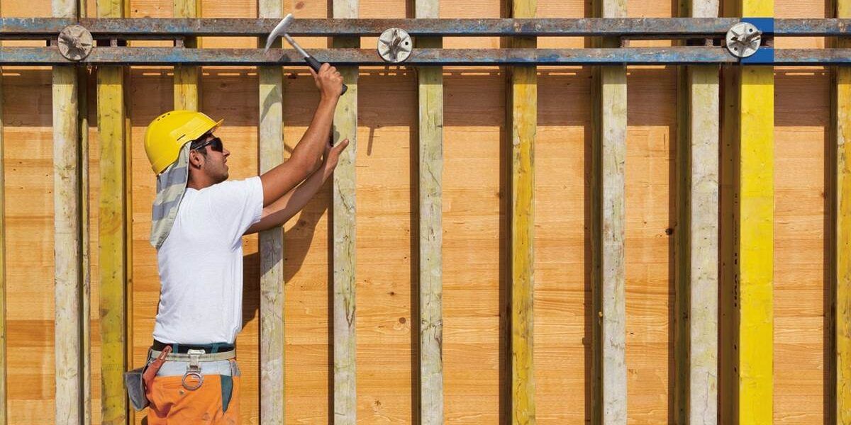 Fillea Cgil: «Non lasceremo gli operai sotto il sole cocente»