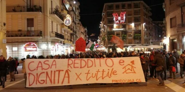 Cosenza, sorveglianza speciale per tre attivisti. de Magistris: «Inaccettabile». Orrico: «Città scossa»