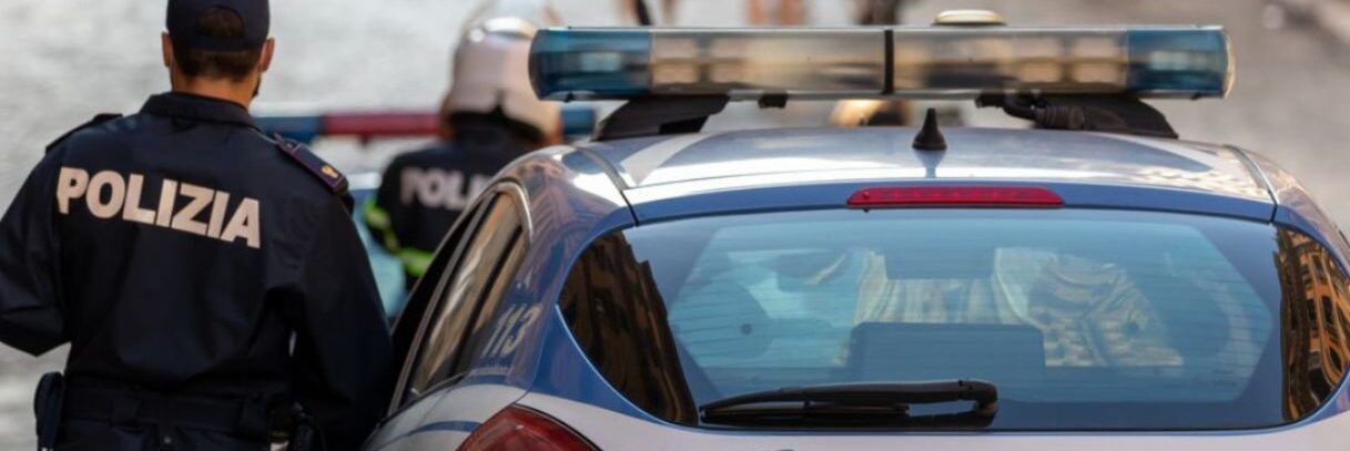 Uccide la moglie davanti alla figlia di 5 anni, arrestato