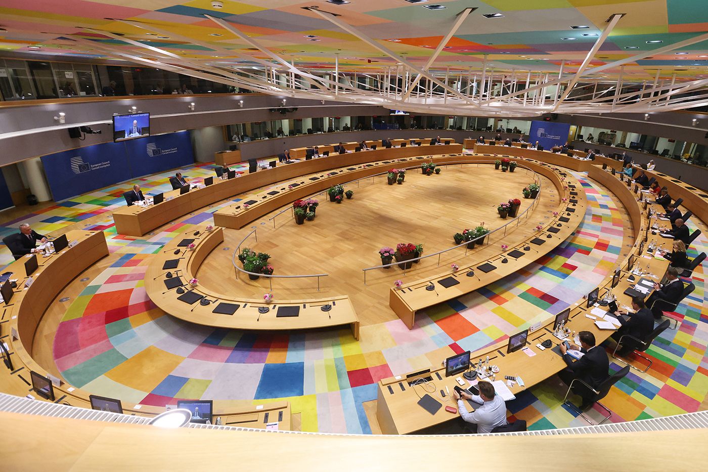 Va in pensione l’ “oracolo”  calabrese del Parlamento Ue. Applausi a Bruxelles