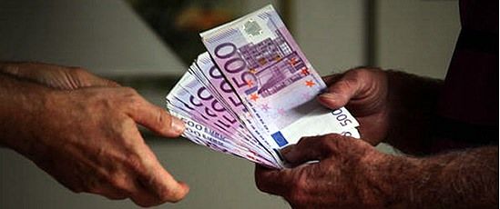 Pretende 500 euro al mese di interessi, arrestato a Siderno