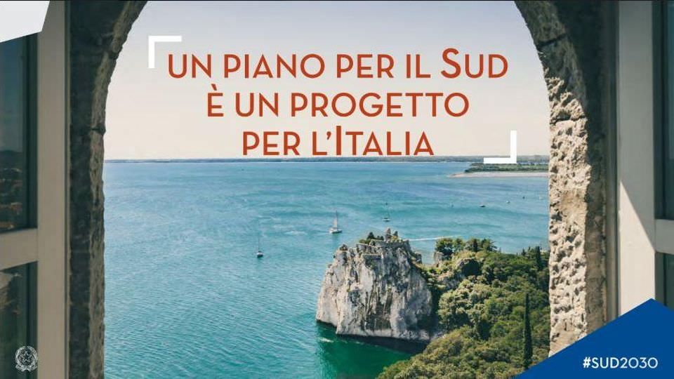 Il Piano per il Sud con la foto di Duino (in provincia di Trieste) in "copertina"