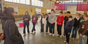 Cosenza, solidarietà sotto la pioggia: i ragazzi della scuola “G.B. Vico” volontari di Cena InFiera