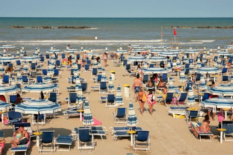 Legge sui lidi, la protesta del sindacato: «Incostituzionale»