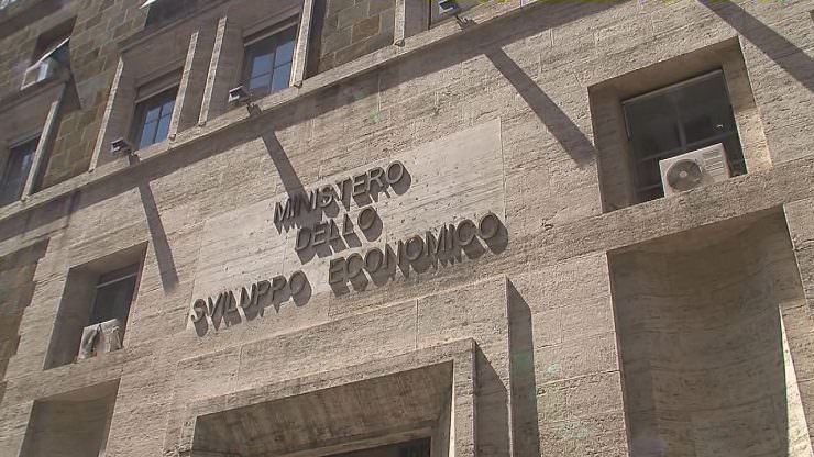 Uno spiraglio per le Camere di commercio contrarie all'accorpamento