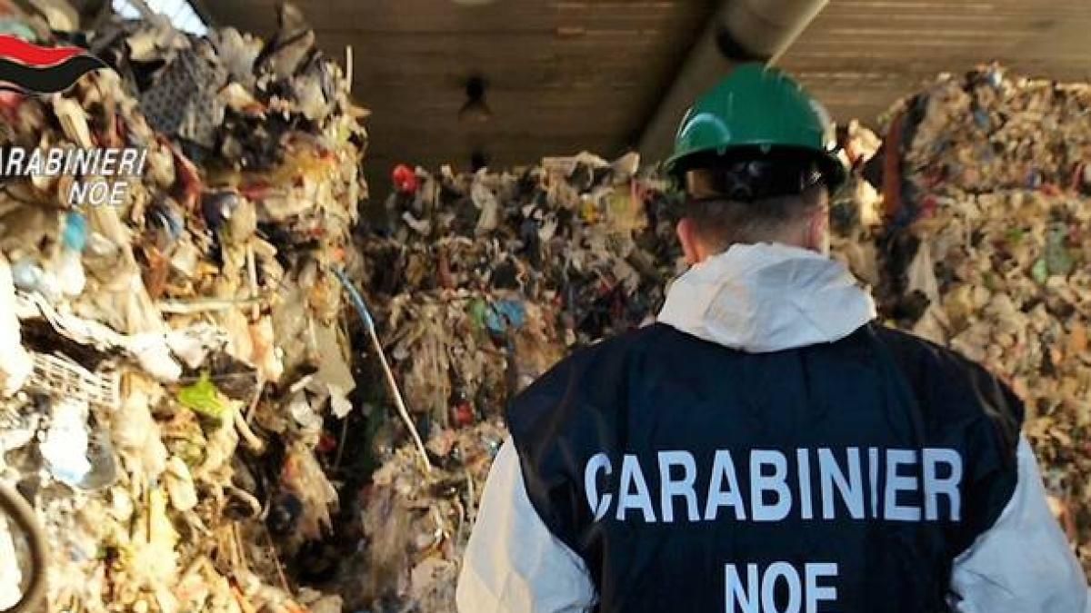 Le mani delle cosche sui rifiuti, nei guai anche l’ex presidente del Novara