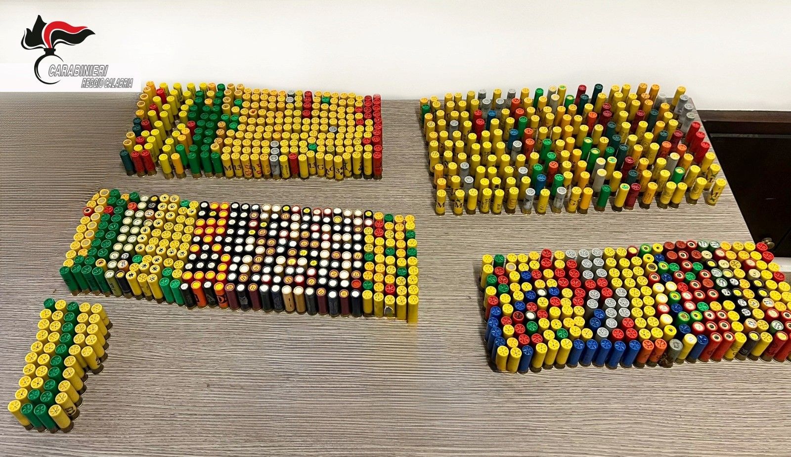 Detenzione illecita di armi e munizioni, denunciato mentre era a caccia in una giornata di silenzio venatorio